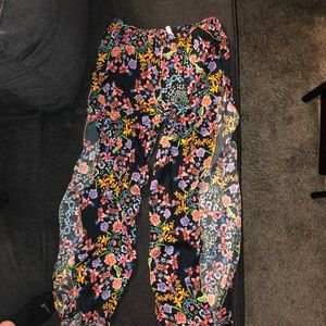 These are super flowy lightweight pants